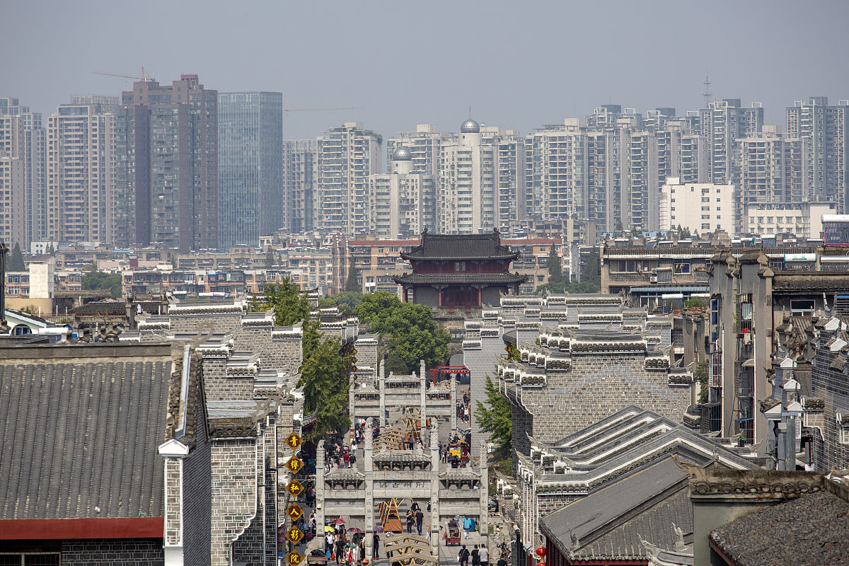 2020年9月24日,湖北省襄阳市,襄阳古城,仿古街北街,南城北市.