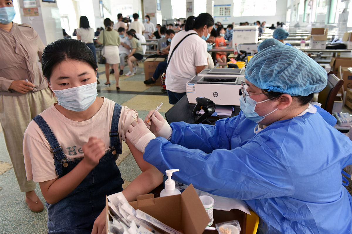 贵州初中生报考卫校：成为医护行业新生力量