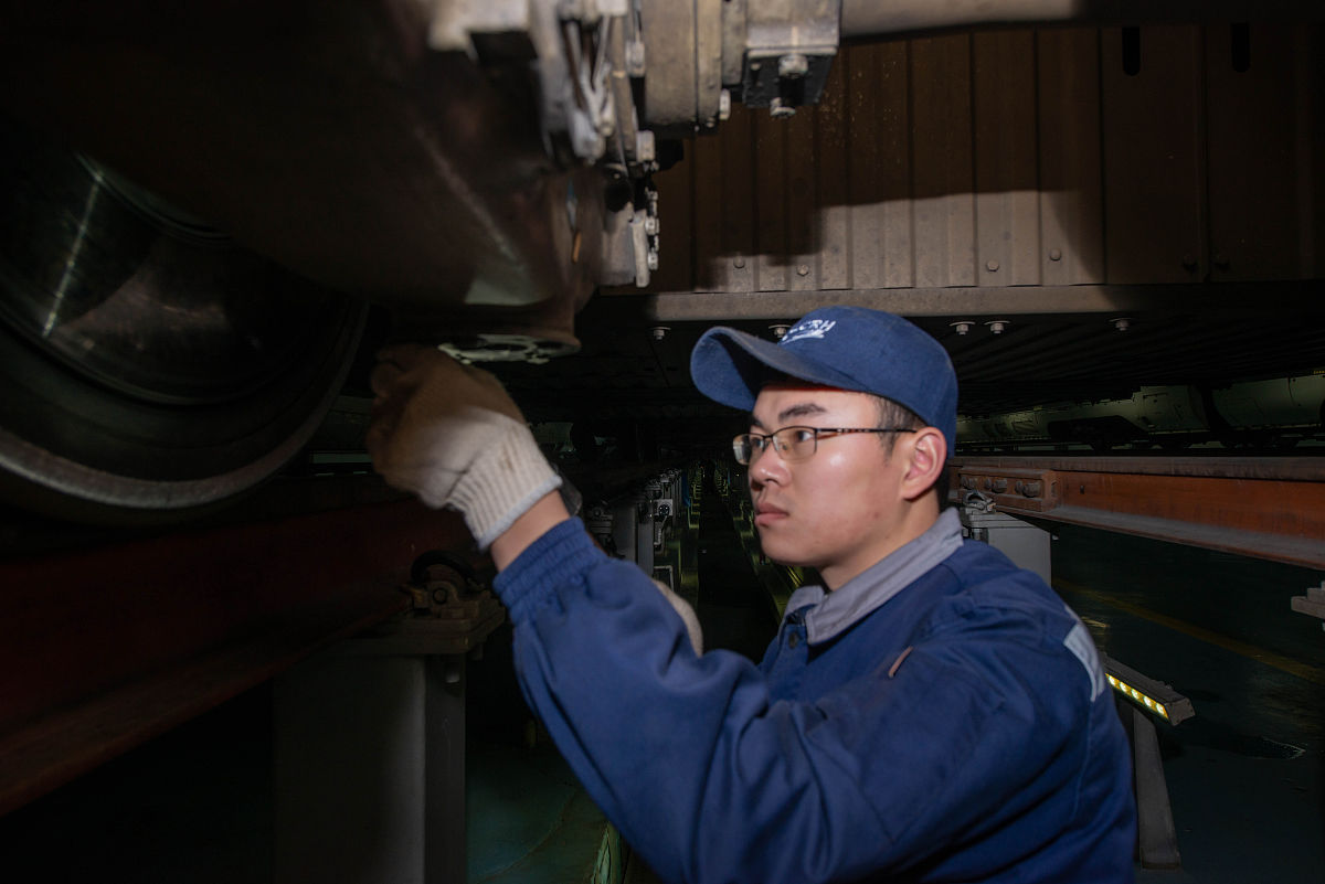 轨道运输驾驶与维修专业前景：机遇与挑战并存