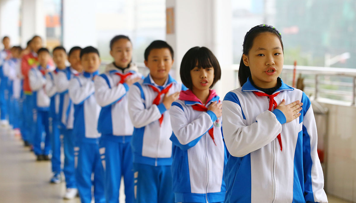 遵章守纪的大学生：校园榜样，社会栋梁