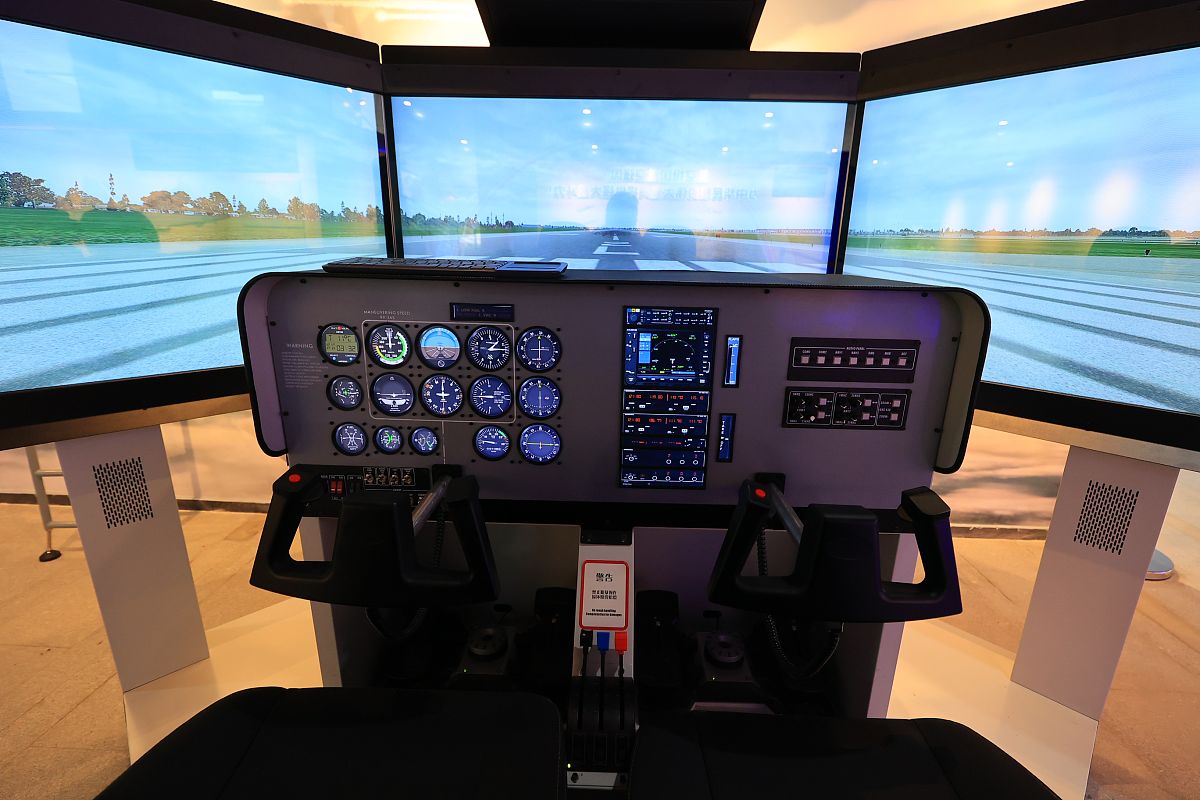 哈尔滨航空学校：正规资质，助力航空梦