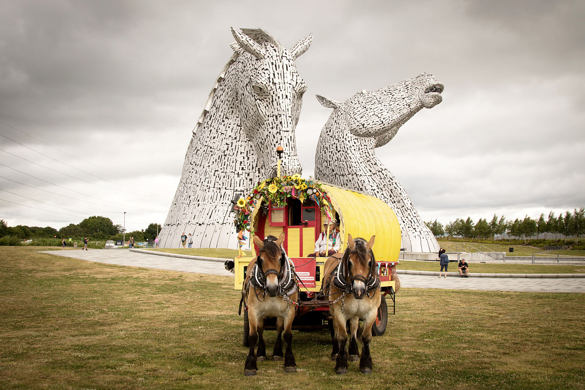 定制CP文创作：写下你的角色，我来编故事