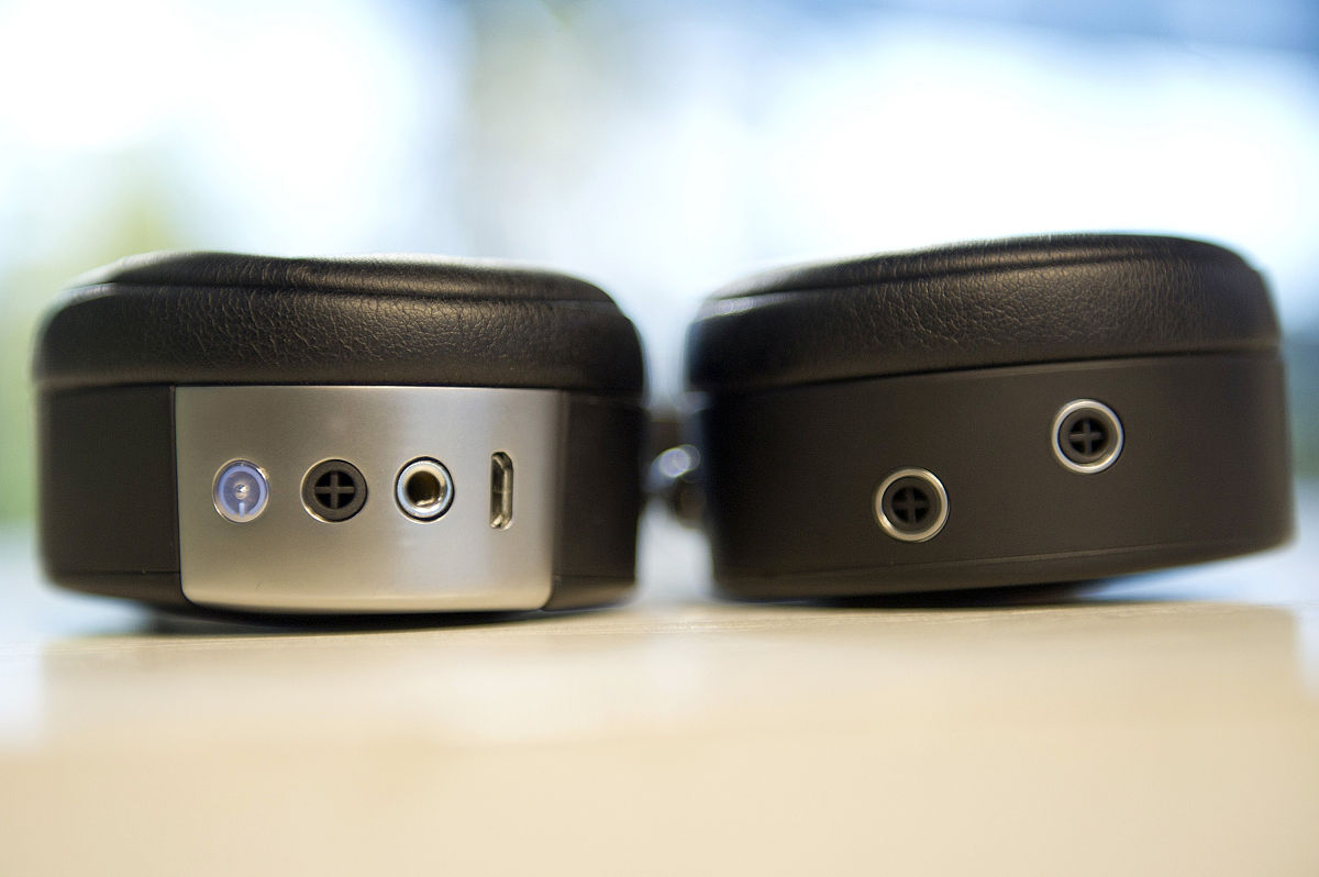 无线蓝牙挂脖耳机