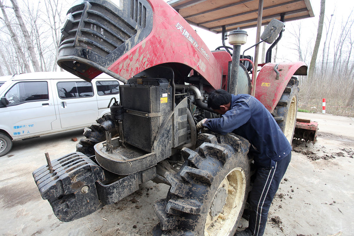 履带式旋耕机60马力制动系统故障怎么修理