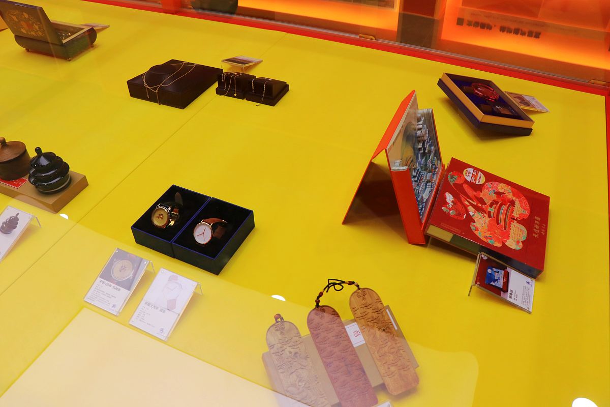 博物馆面向青少年文创产品创新探析：吸引年轻一代参与文化传承