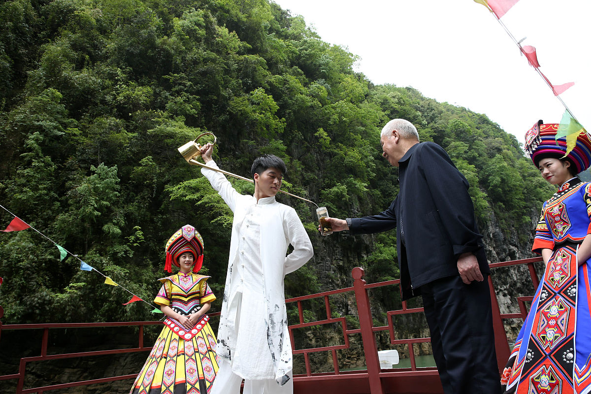 重庆黔江区航空民族职业教育中心2019年招生简章