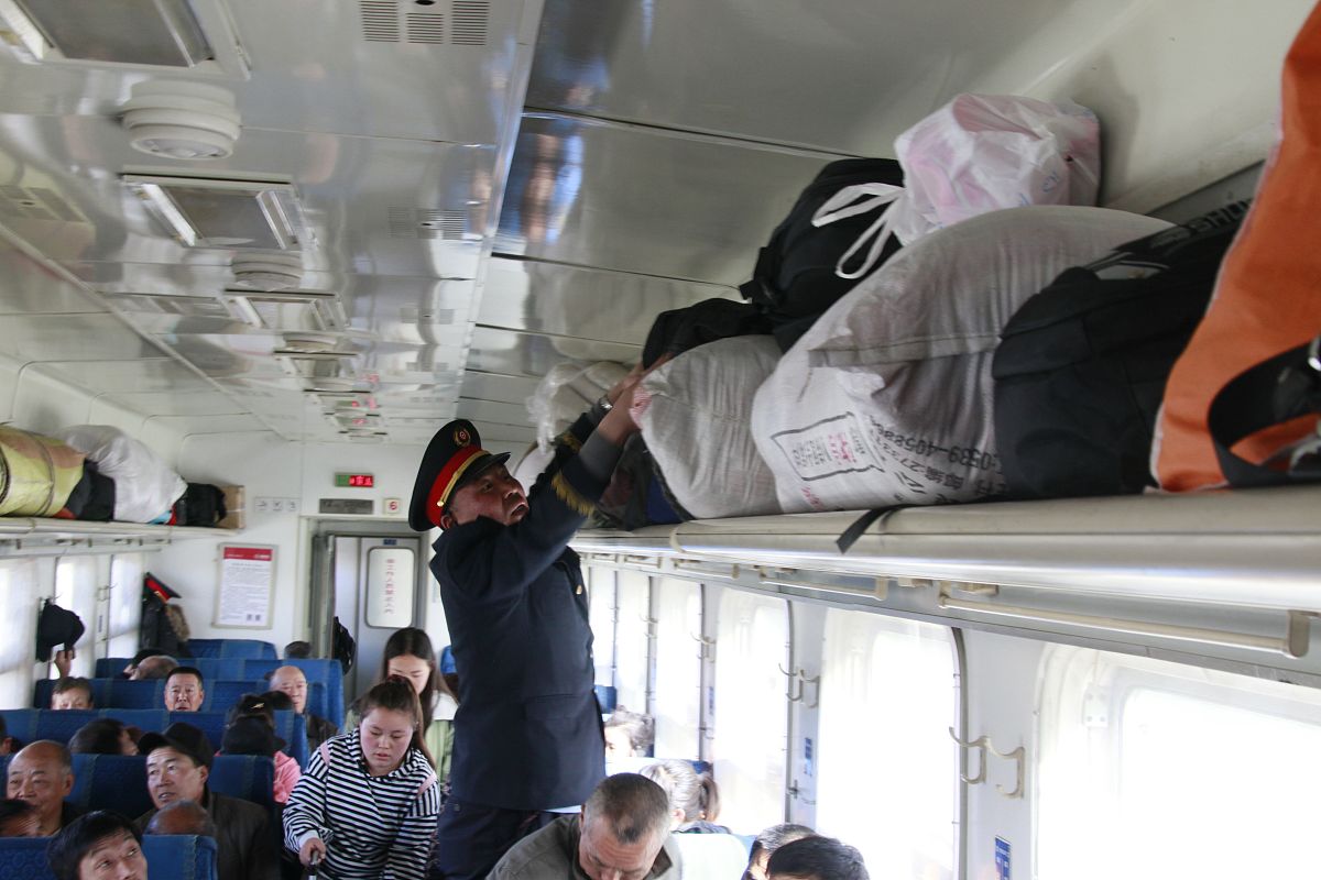 火车上有热水吗？在哪取水？详细指南！