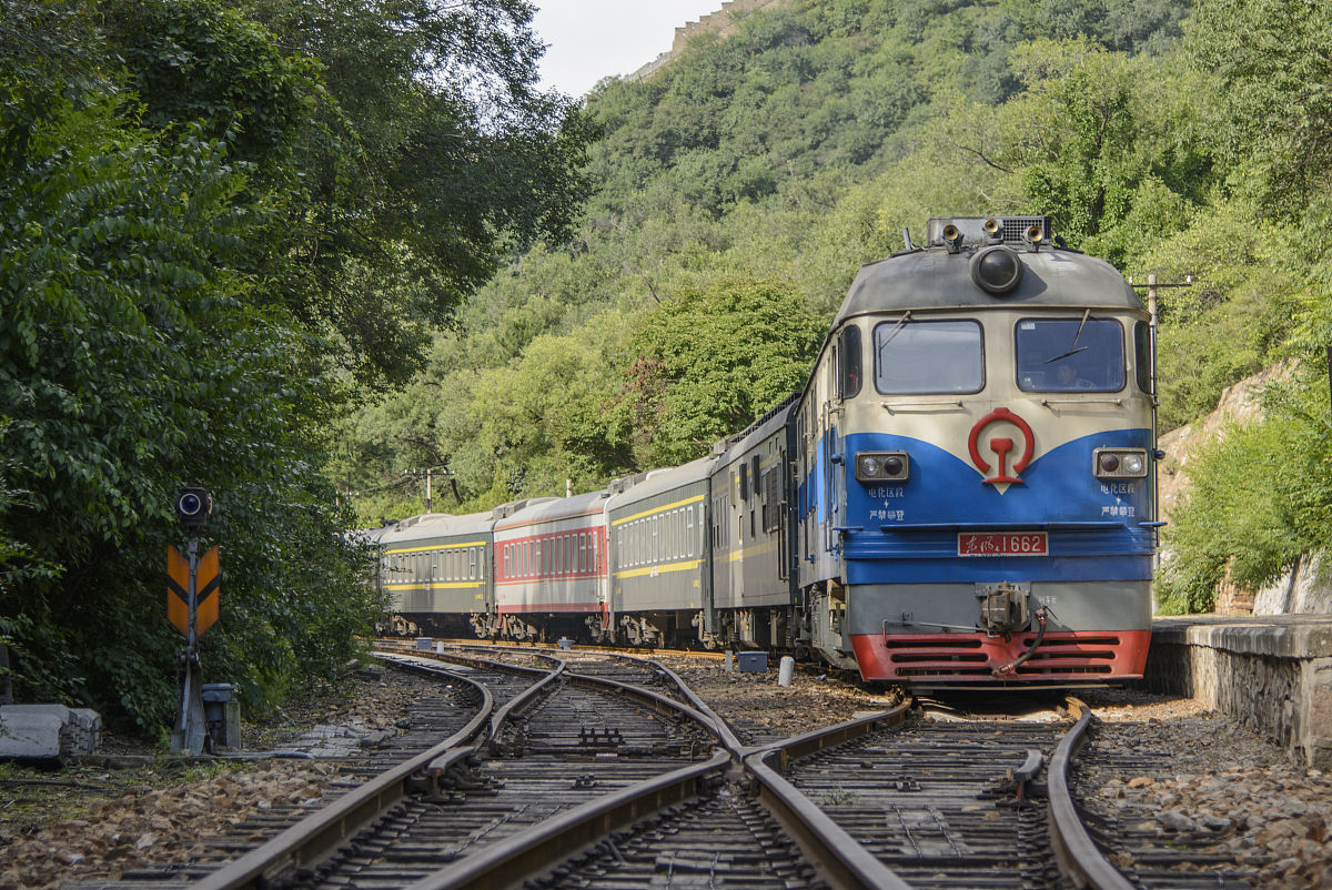 武汉至北京高铁3个多小时到达和5个多小时到达的车票钱有区别吗帮我用200字详细描述