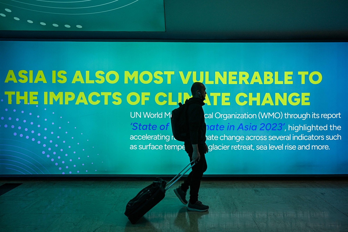 用50词左右的英文回答According to you why do the traditional operas fail to attract the young generation What can we do to help the traditional operas to win a new audience