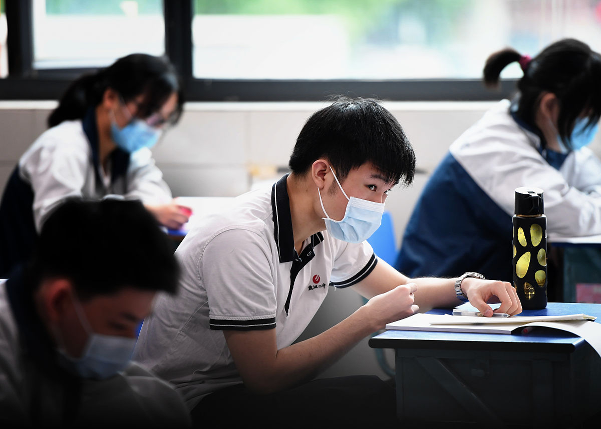 湖北的初中生可以读卫校吗用发