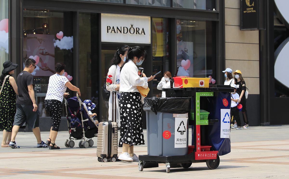 多功能移动护理车保养方案：延长使用寿命，确保安全运行