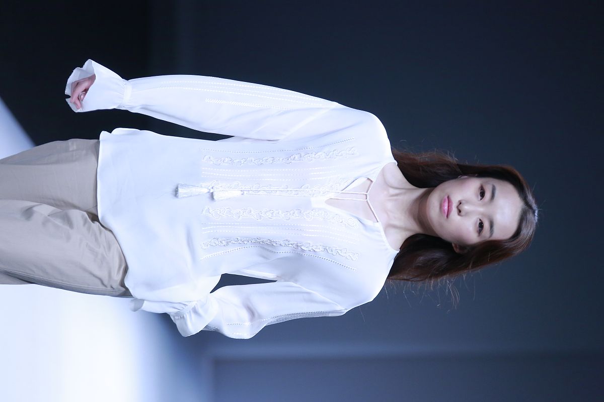 武汉商贸职业学院五年制大专有高铁乘务专业吗