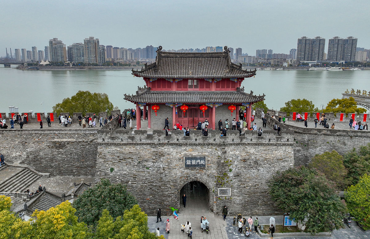 湖北卫校2022年读怎么样？报考指南及热门专业推荐