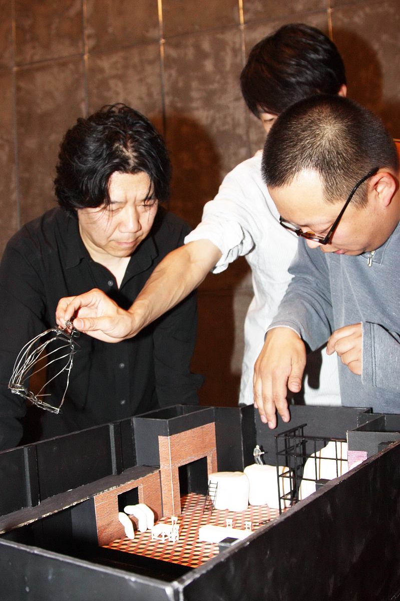 2009年5月7日,北京,孟京辉话剧《空中花园谋杀案》举办媒体见面会.孟