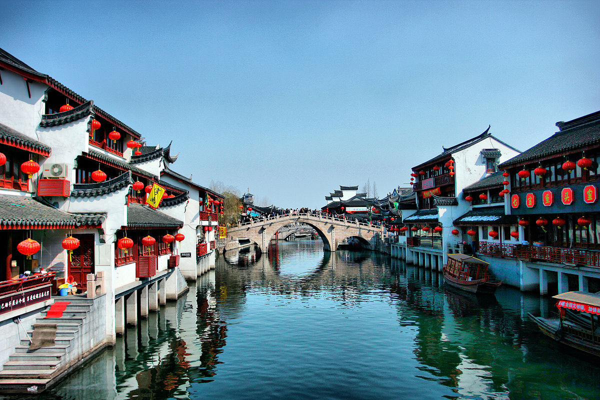 中国式现代化的中国特色主要体现在底色、成色与亮色三方面。