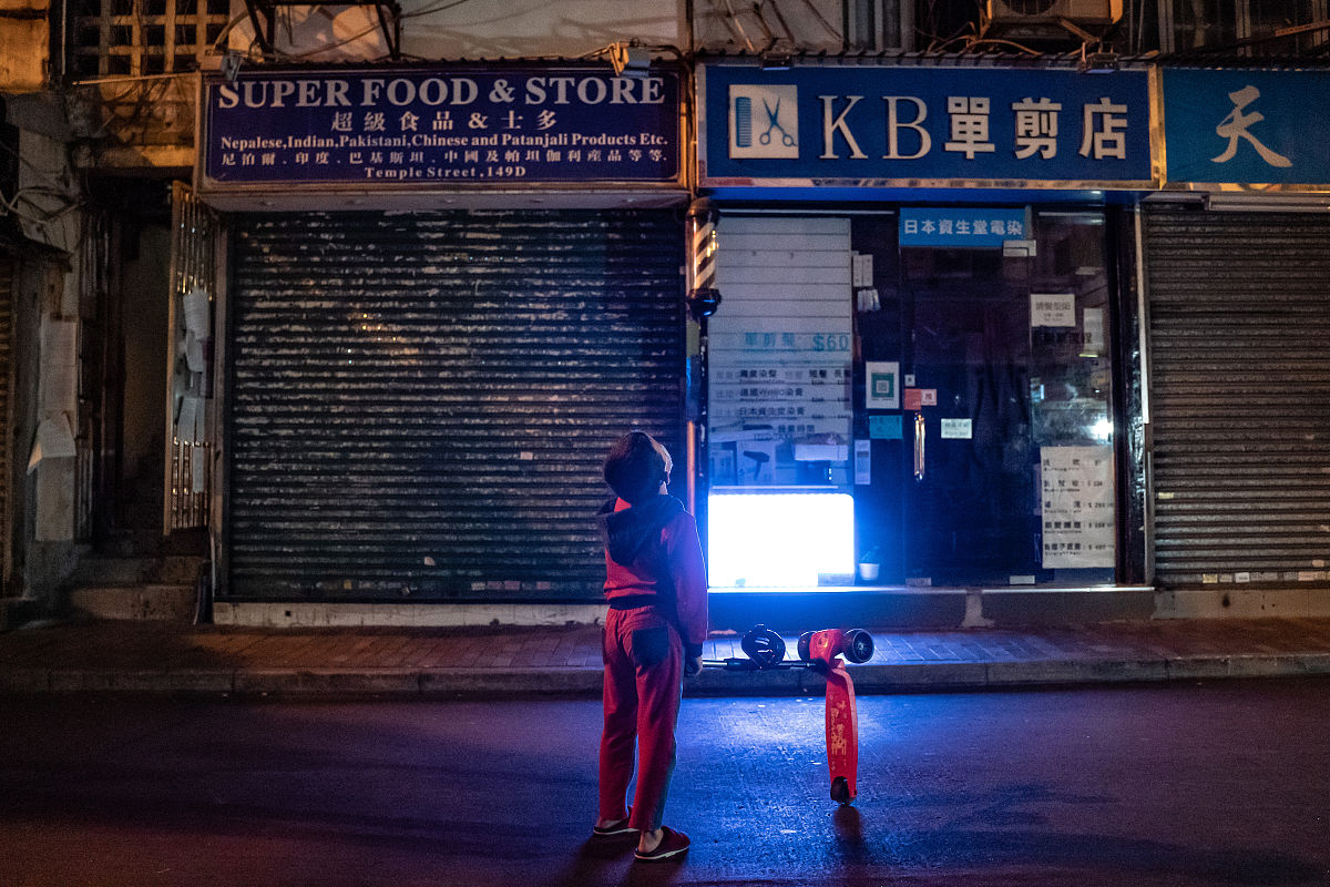 In this part, the introduction to COVID-19 virus and outbreak and the Hong Kong COVID-19 epidemic situation will be introduced. 擴寫