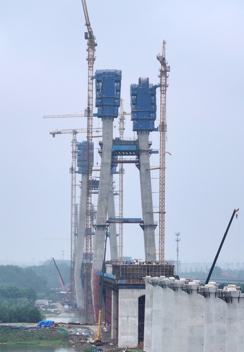 为什么橘子洲大桥的主塔采用了倒梯形结构塔身由混凝土预制构件拼装而成