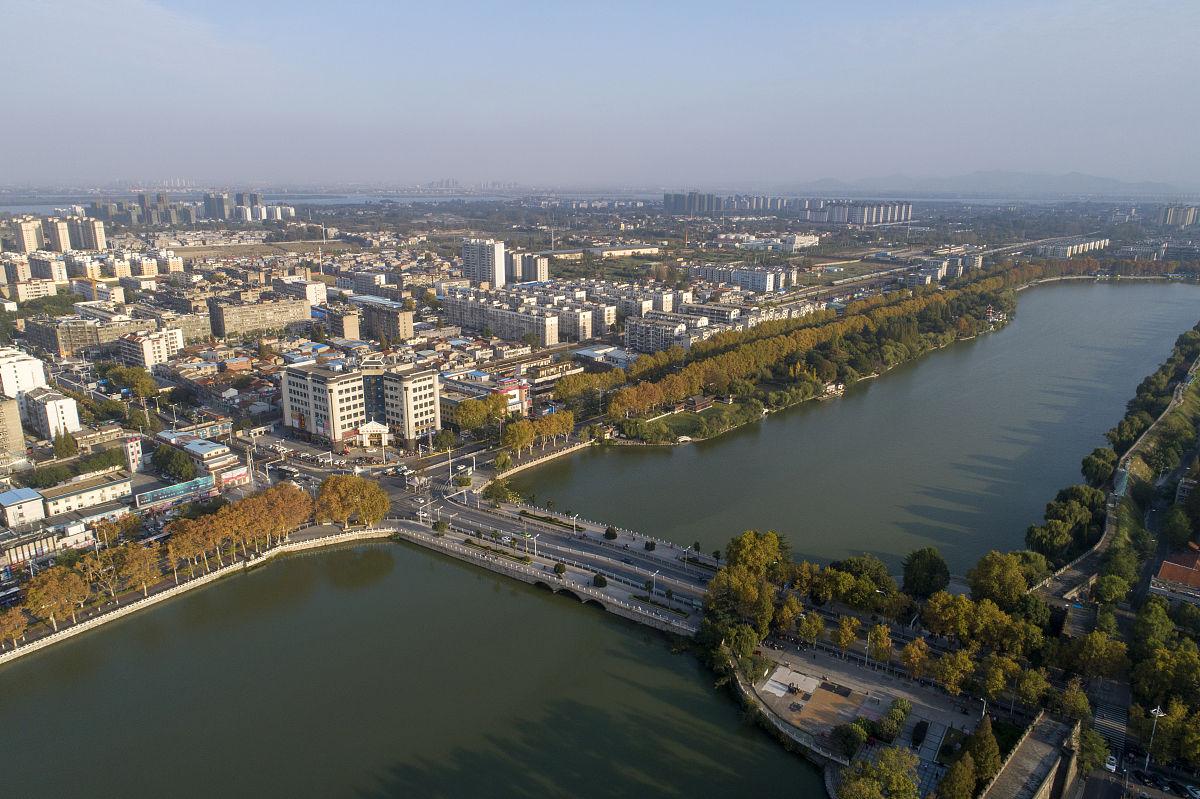 2020年11月4日,湖北省襄阳市,航拍襄阳古城城市风光.
