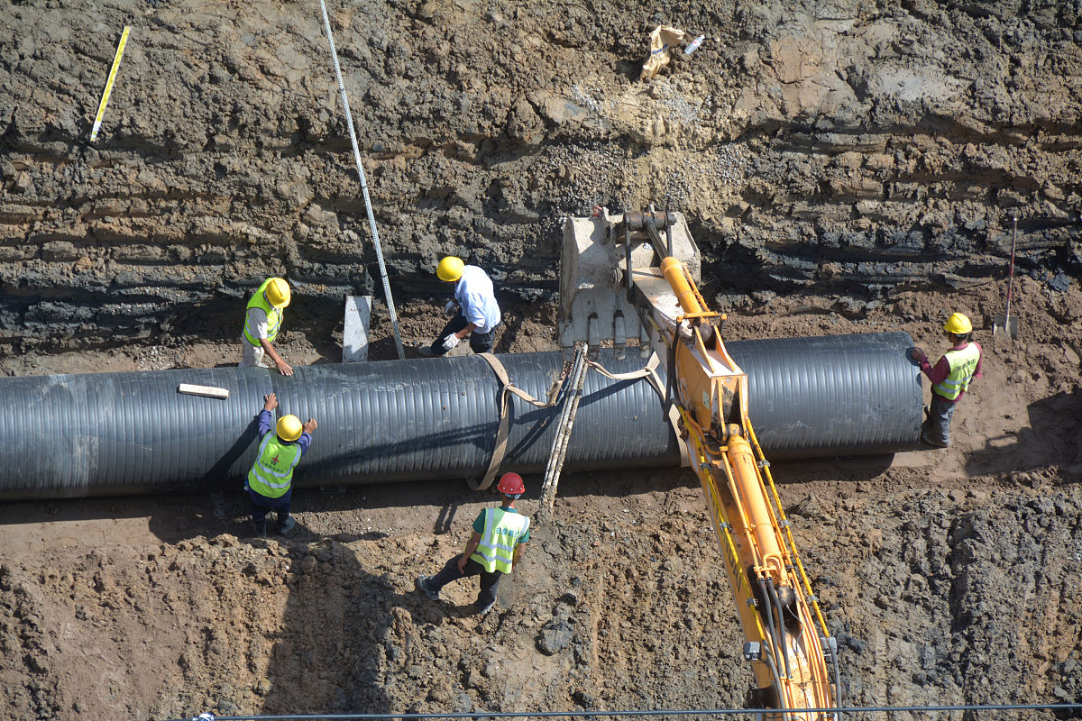 地埋pE电熔管打压五公斤可以冲坏电熔套吗帮我用200字详细描述