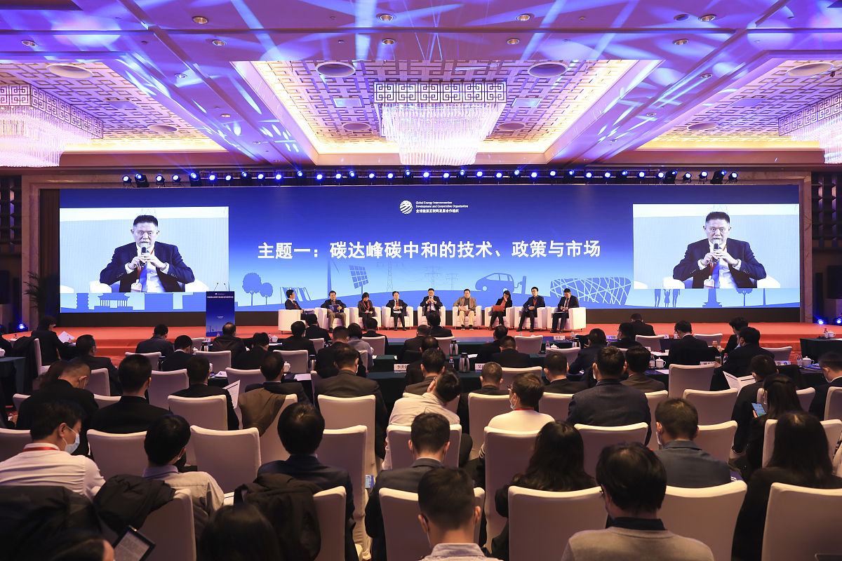 巫细波的《广州汽车制造业空间布局变化及影响因素研究——基于GIS方法》这篇文章主要讲了什么