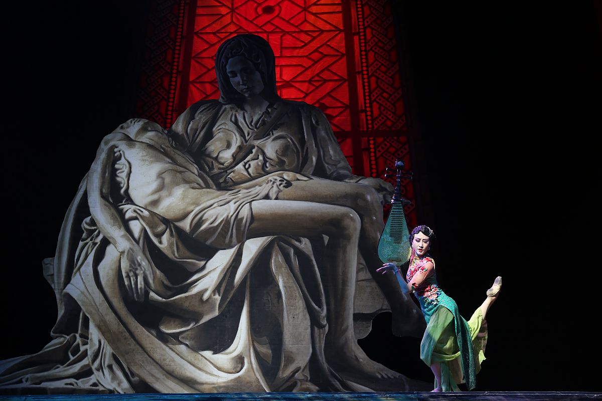 安提戈涅的美丽与死亡：拉康对安提戈涅与秀芹的解读