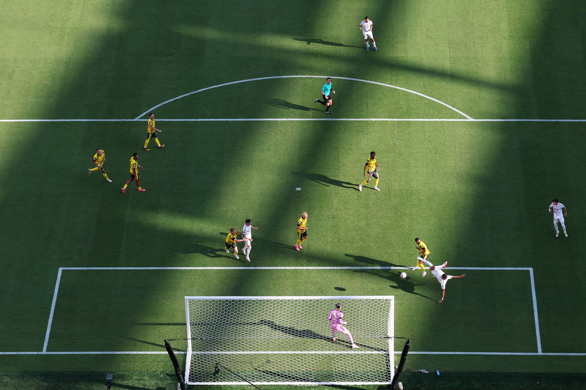 自动捕捉进球系统：提升比赛公平性与观赏性的科技利器