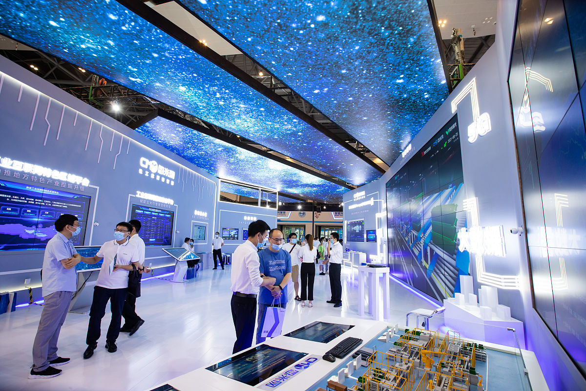 贵阳航空学校大数据应用技术专业详解 - 未来发展前景广阔