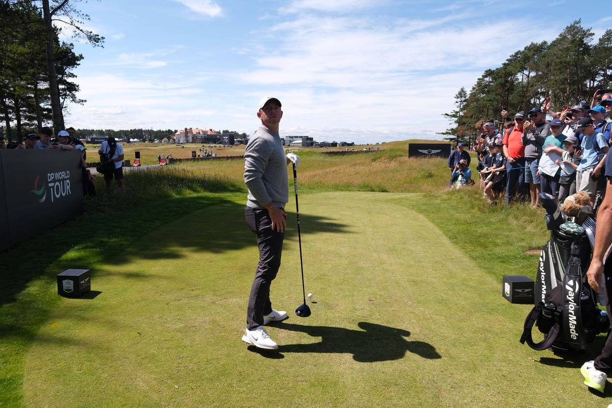 please translate the following English words to Chinese The Masters Tournament is not just about golf it’s also about the swag Augusta National Golf Club’s gift shop is a popular destination for fans