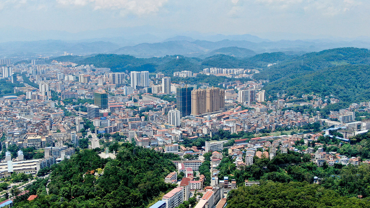 2019年8月6日,空中俯瞰广西百色市,山清水秀,生态秀美.