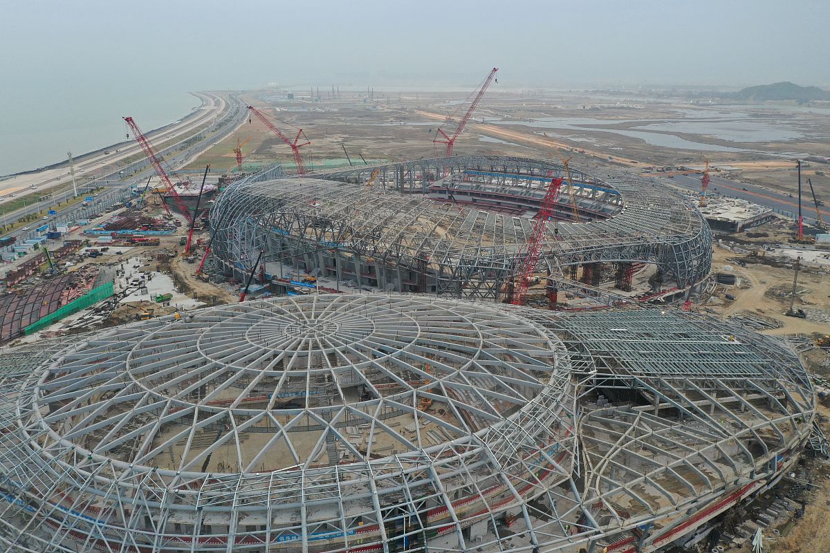 2020年11月7 汕头亚青会东海岸新区主场馆建设高清航拍图