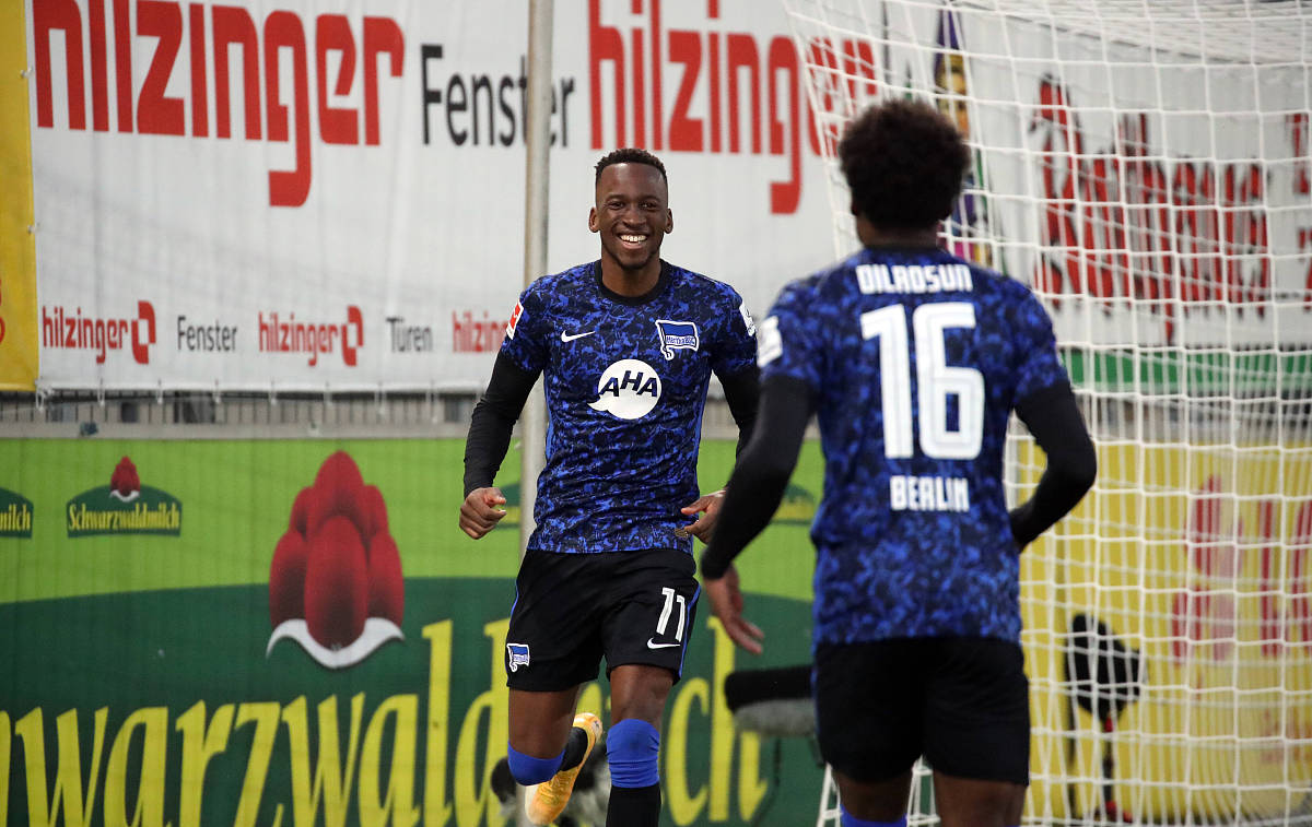 使用java语言编写代码我国从2021年元月起执行新的个人所得税征收办法按纳税年度合并计算个人所得税如全年收入不超过6万元应缴税率0；如超过6万元应先减去6万元再按照下面的超额累进税率进行计算：不超过36000元的部分应缴税率3；超过36000元至144000元的部分应缴税率10；超过144000元至300000元的部分应缴税率20；超过300000元至420000元的部分应缴税率25；超过420