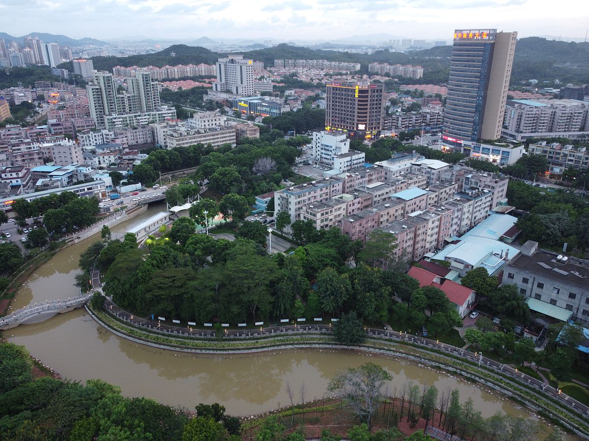 2020年8月6日,广东省东莞市清溪镇清溪水沿岸.