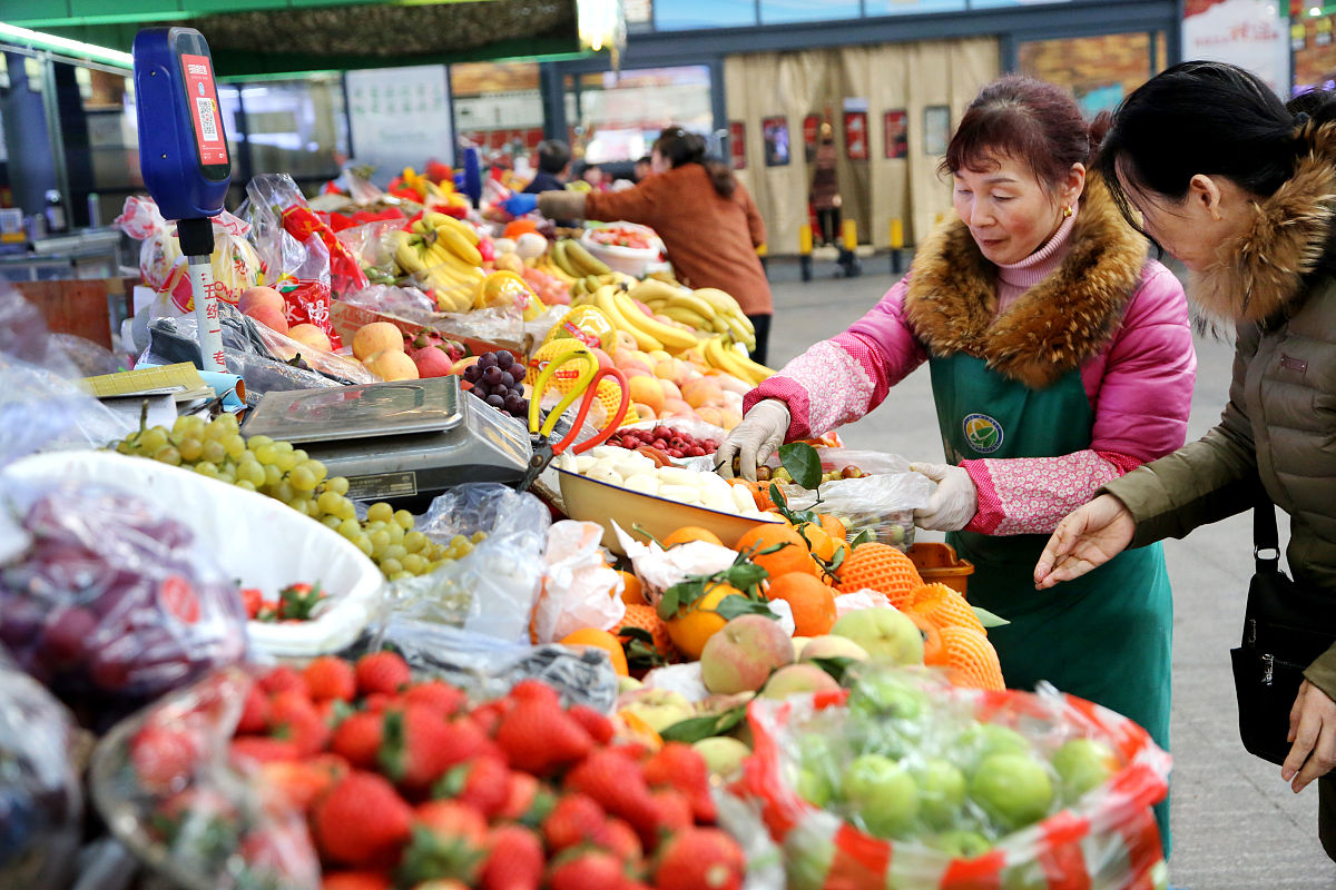 路边水果摊的摊主或者是一些小商贩这类做小本生意的人算不算资本家