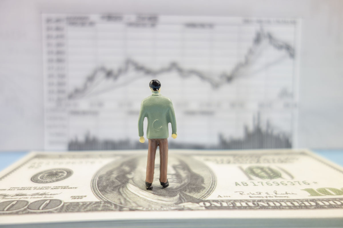 请问融资融券到底是什么？两融余额对股市有什么影响？恳请专业人士用通俗的话解释下分6个部分