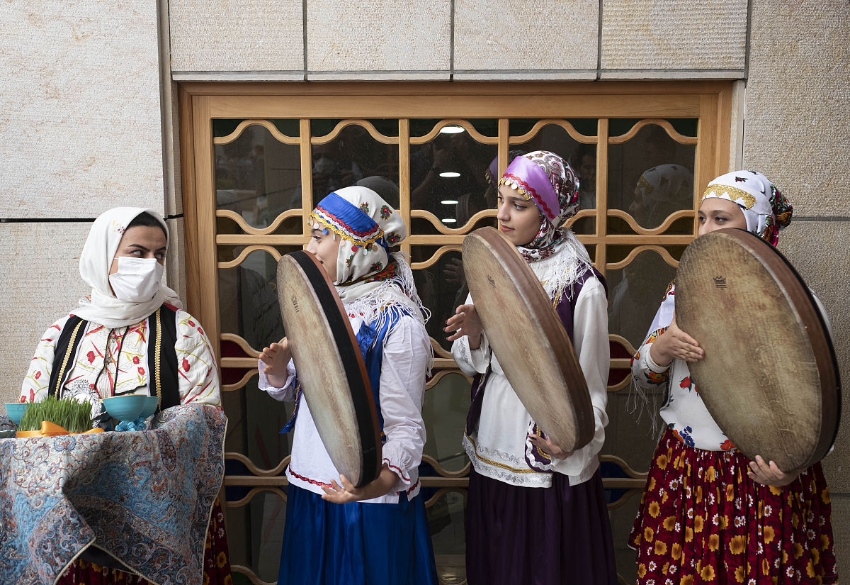 概念上厘清回、回鹃、维吾尔族并分别掌握回纶、回鹃及维吾尔族的社会、经济文化等方面的历史史实。