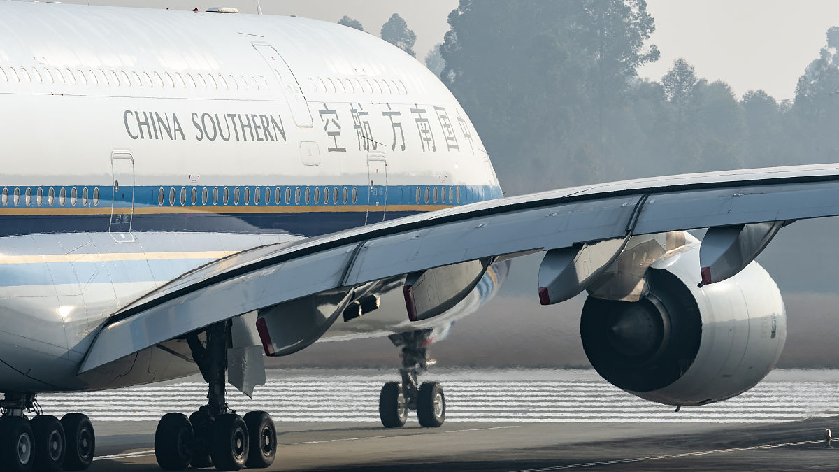 写一篇关于播音a380外形设计的论文