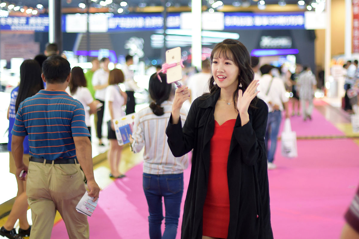 荆门建筑装饰学校商务英语怎么样？招生条件有哪些