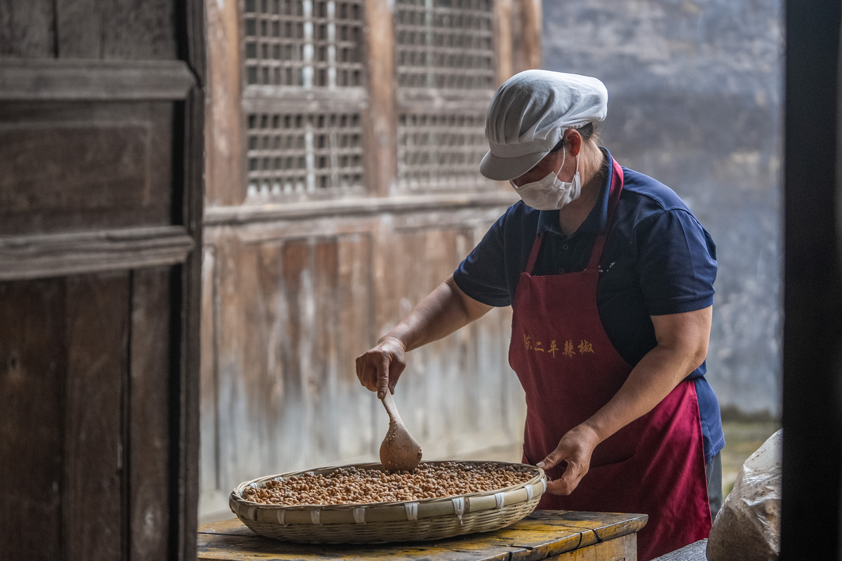 茯砖制作方法步骤详解：手筑工艺揭秘