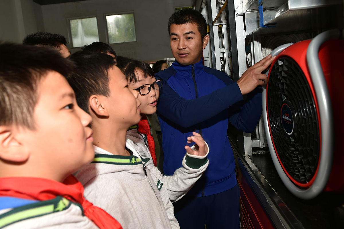 成都初中生读卫校：优势、专业选择和提升建议