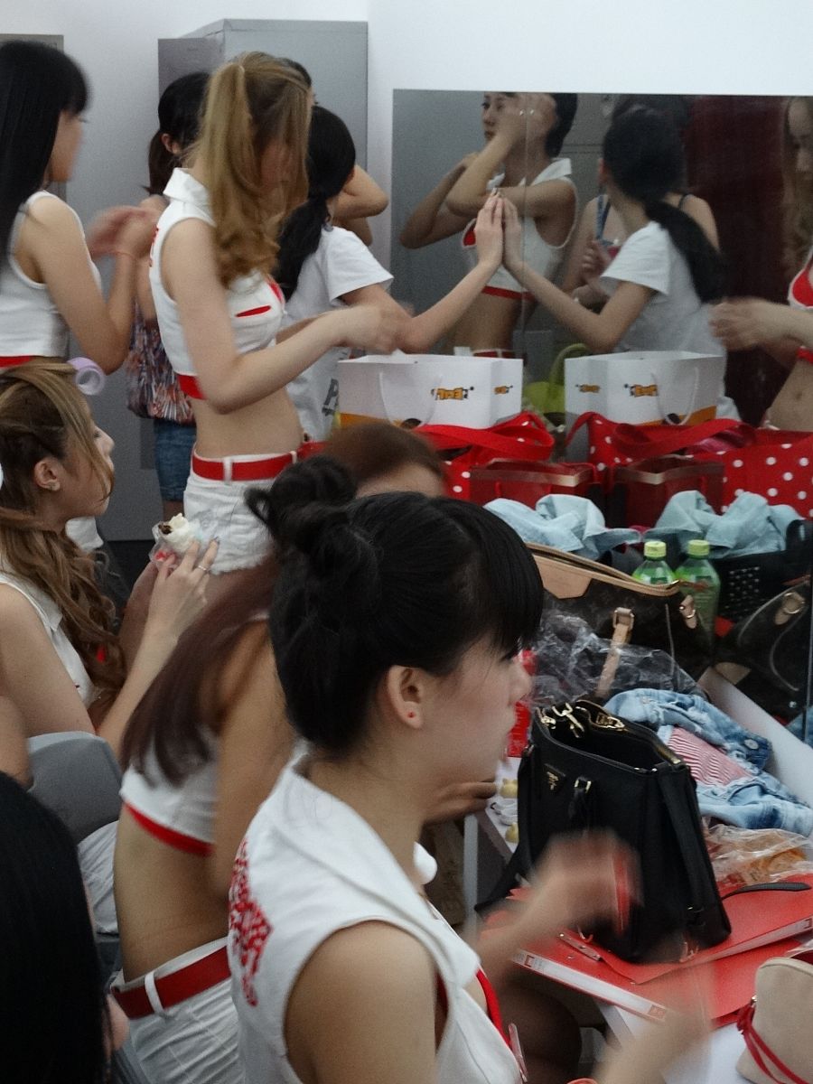 根据知识库检索到：ID 1 KOD社区是一个在2018年成立的CSGO社区2019年11月11日正式入驻CSGO前身为GTA联机组织GTAIP正式来到CSGO2019年11月23日开始建设服务器根据V社开放协议正式展开建设社区服务器2019年11月25日正式发布正式发布KOD社区服并在CSGO贴吧宣传从国际服和贴吧来了第一批玩家2020年11月21日合作共赢KodPlay与Zero合并成立新社区成