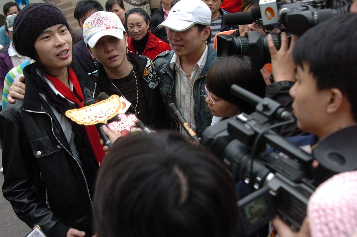 2007年4月7日,长沙,"快乐男生"长沙赛区决出首张pass卡,来自江西的kin