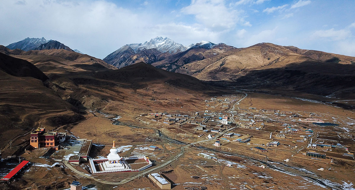 索县西昌乡怕尔肖村海拔