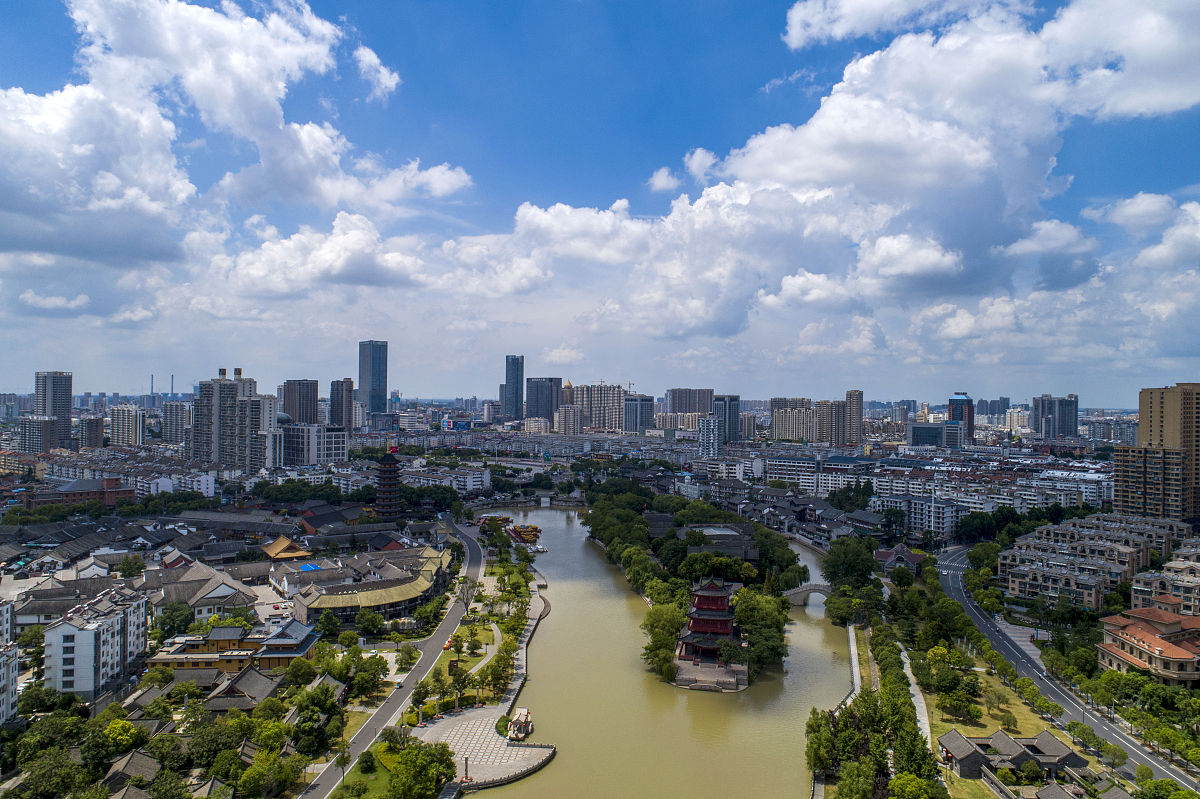 2021年7月23日,江苏省淮安市出现蓝天白云天气.