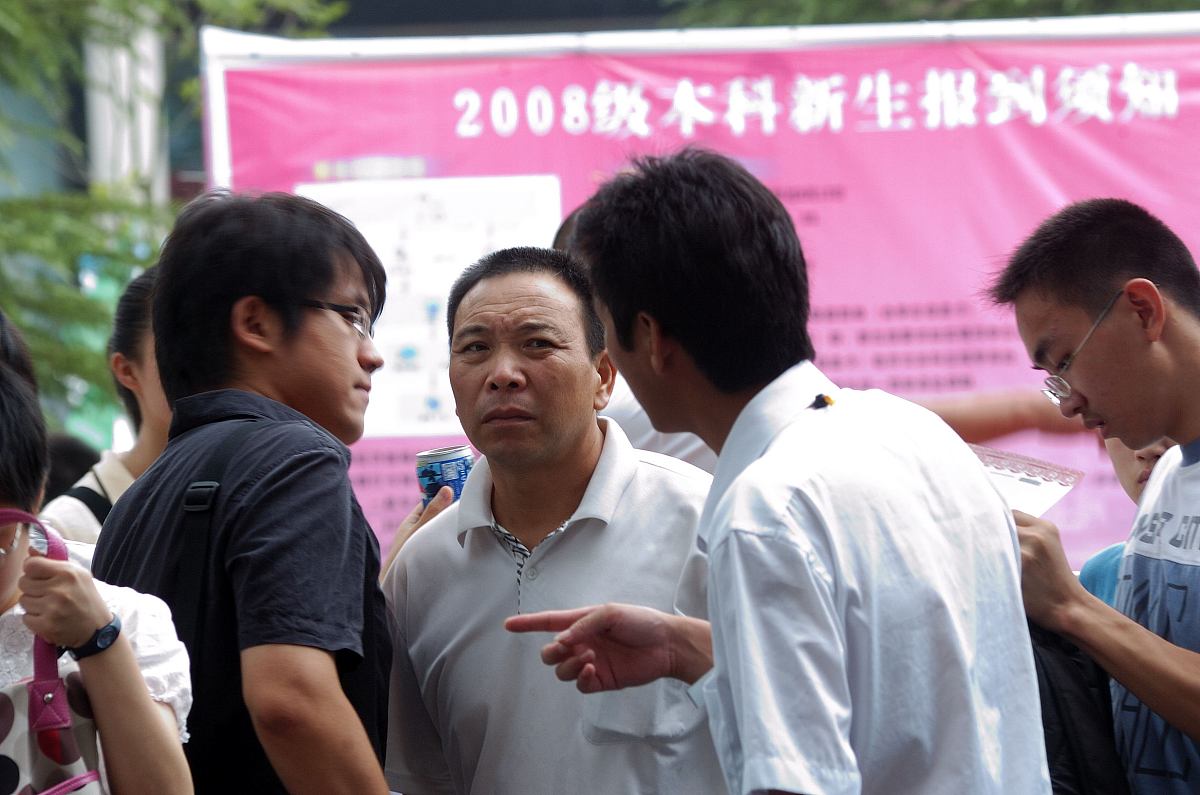 成都卫生学校贫困补助政策详解：助你圆梦学医