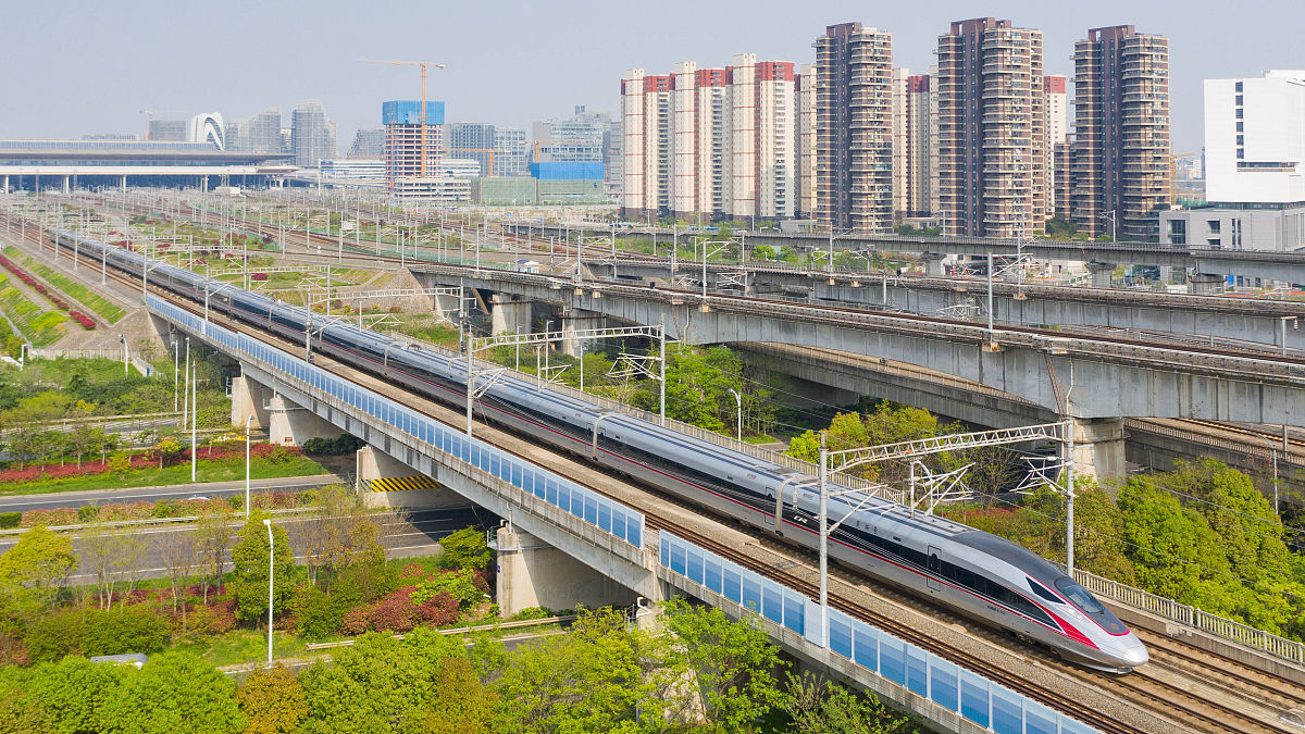 贵州轻轨学校：中国城市轨道交通发展前景、问题与对策