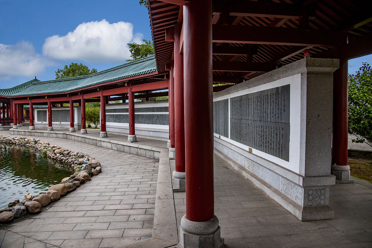 2019年11月18日,湖南岳阳,岳阳楼景区.岳阳楼历代文人骚客留下的碑林