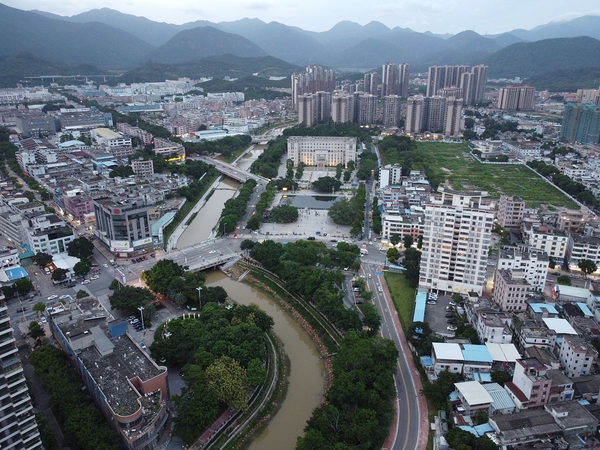 2020年8月6日,广东省东莞市清溪镇清溪水沿岸.