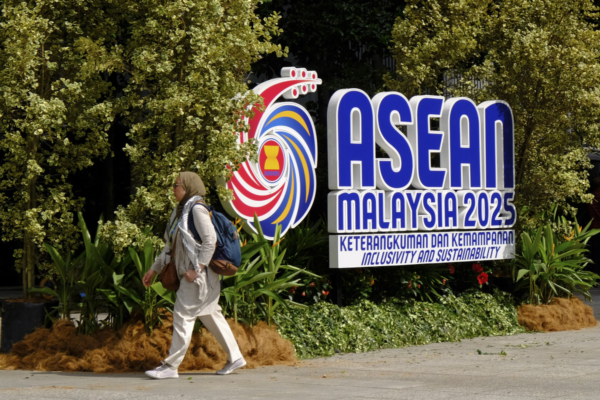 帮我用英文制定一个澳大利亚10天的旅行计划