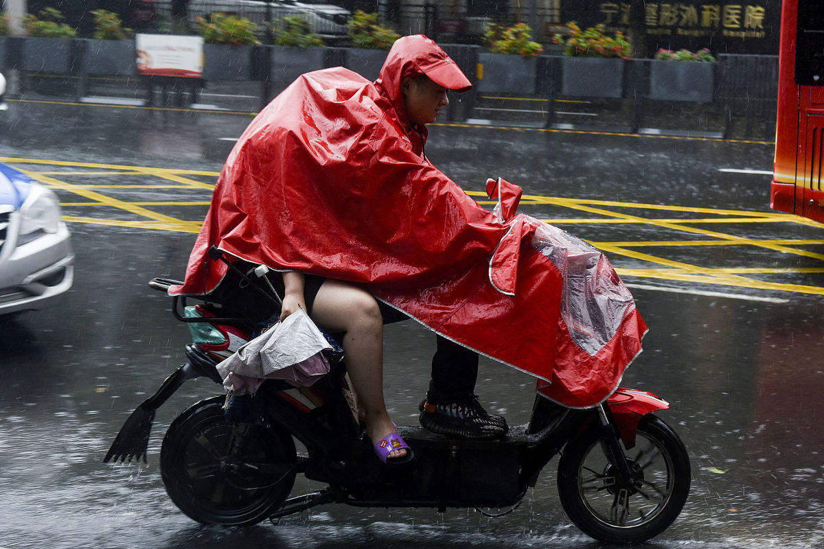 台风红色预警！浙江东部暴雨来袭，注意安全！