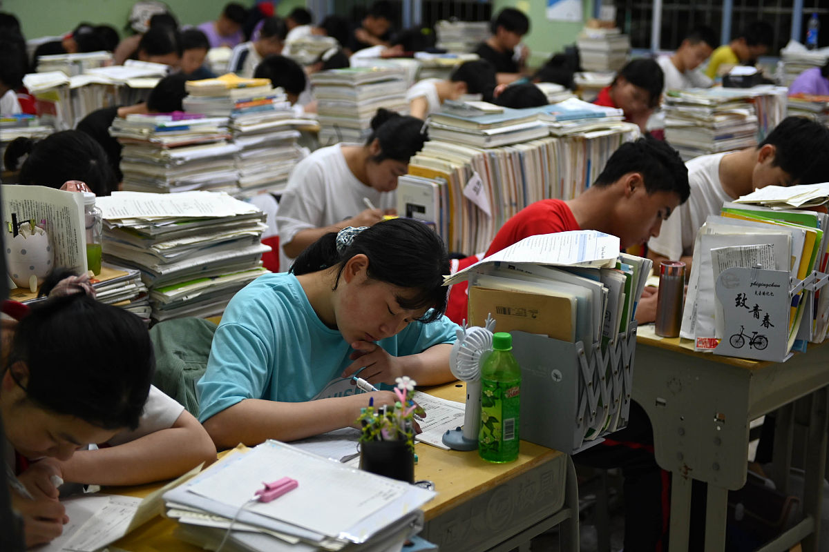 江苏包场高级中学评价：教学质量与学生发展